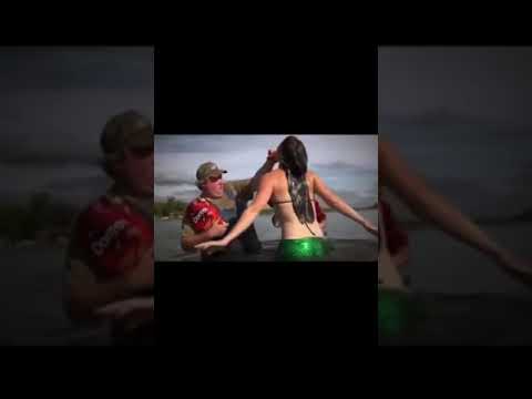 Buscando un cul0 y unas tetas