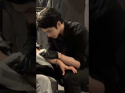 🤭😂 #prank #bl #boyslove #kleyttonherivelto #blseries #lgbt #prank #bledit #lovekiss #blkiss