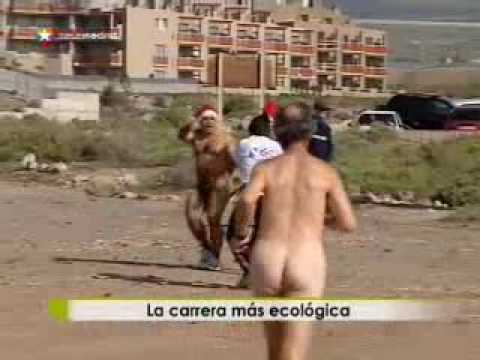Una maratón nudista por la playa